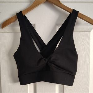 Fabletics Oasis Twist Sports Bra
